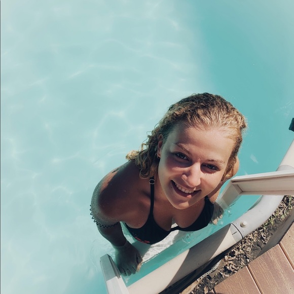 Meet your Posher, Taysia - Picture 1 of 1